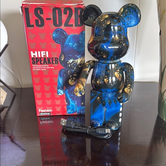 Wireless Bluetooth Blue and Black Bear Speaker - Picture 1 of 4